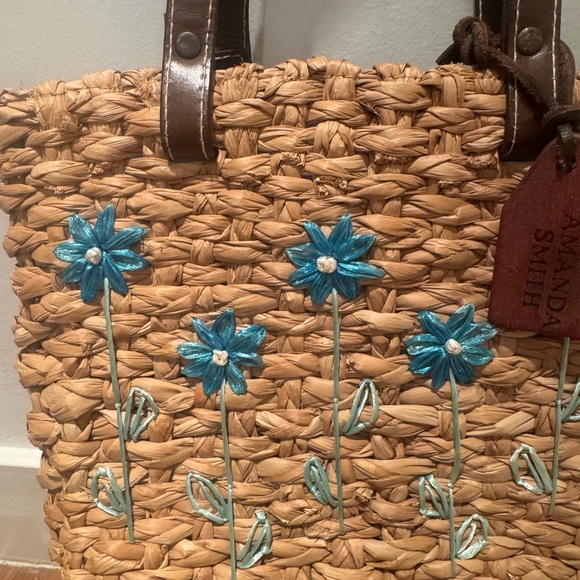 VINTAGE Amanda Smith Woven Straw Tote with Teal Floral Embroidery. 
Great shape! - Picture 5 of 10
